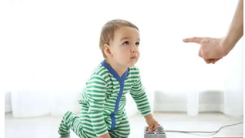 تربیت کودک دکتر هلاکویی از تولد تا ۳ سالگی