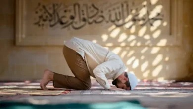 جوانی که نماز نمی خواند